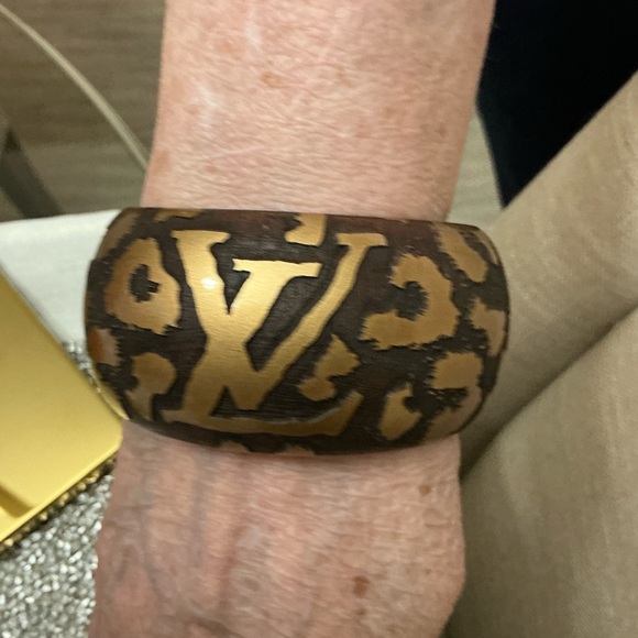 Louis Vuitton Runway Bracelet - Picture 4 of 14